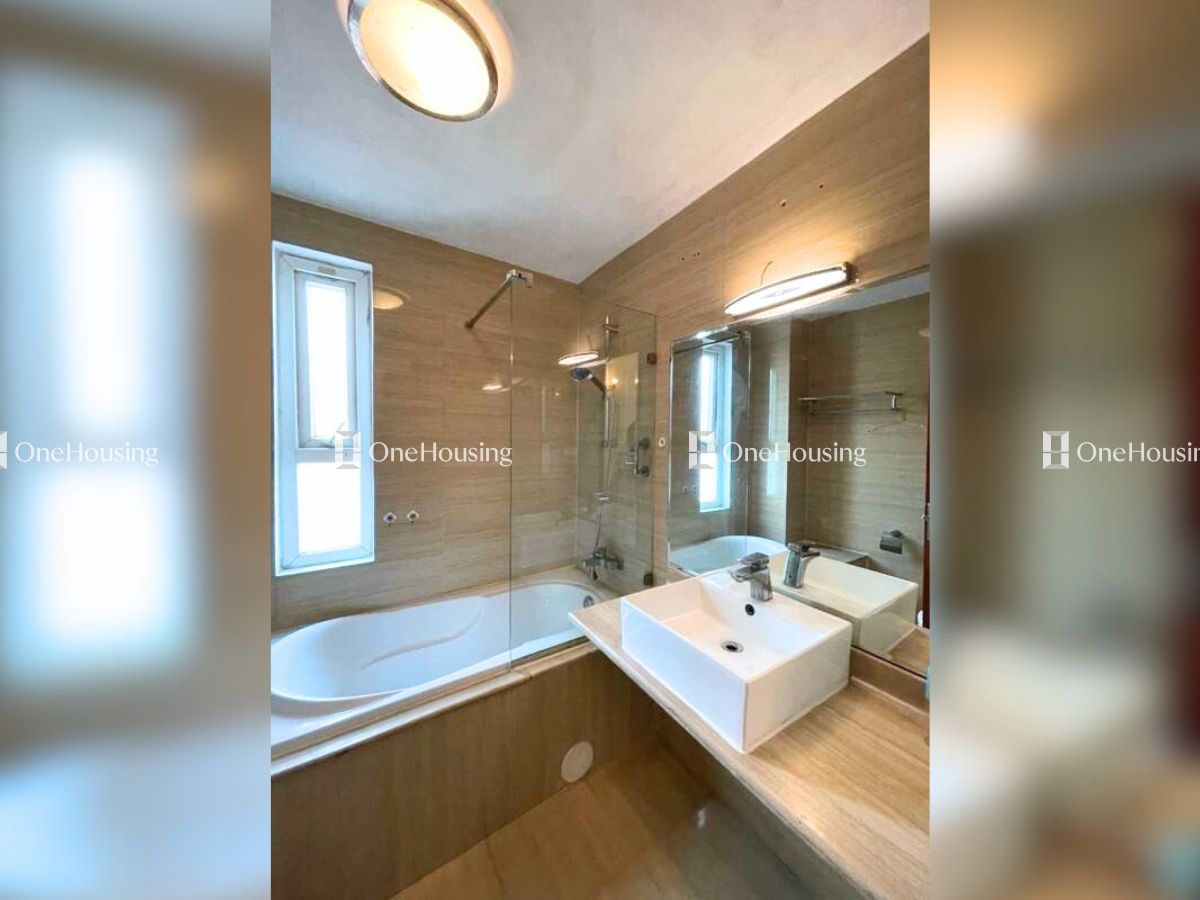 Nhà mặt ngõ cách Nguyễn Hoàng 20m, diện tích 40m² x 7 tầng, mặt tiền 3.67m