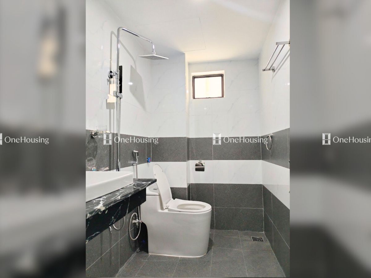 Nhà mặt ngõ cách Cầu Cốc 15m, diện tích 40m² x 6 tầng, mặt tiền 3.8m