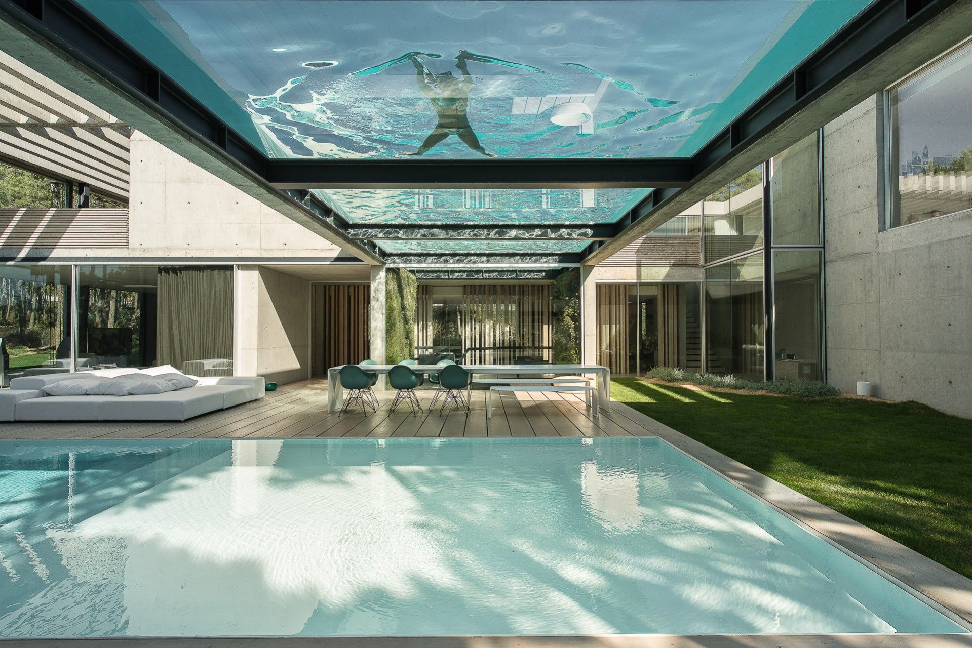 Ngắm bể bơi tầng thượng trong các khu căn hộ cao cấp trên thế giới
