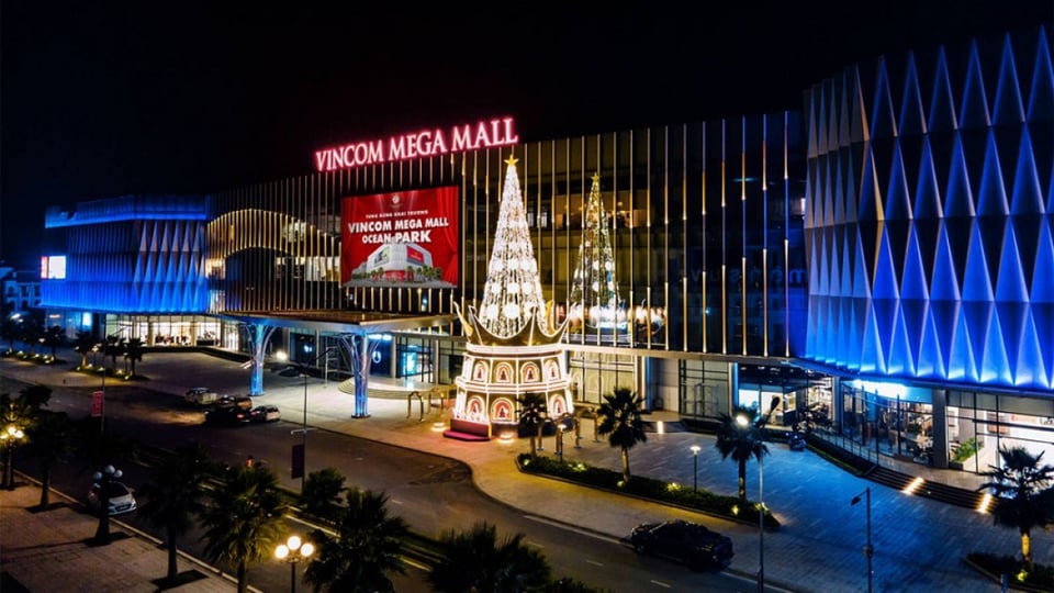 Không gian Giáng Sinh được trang hoàng tại Vincom Mega Mall Vinhomes Ocean Park với vô vàn góc sống ảo dành cho du khách tham quan. Ảnh: Danviet.vn