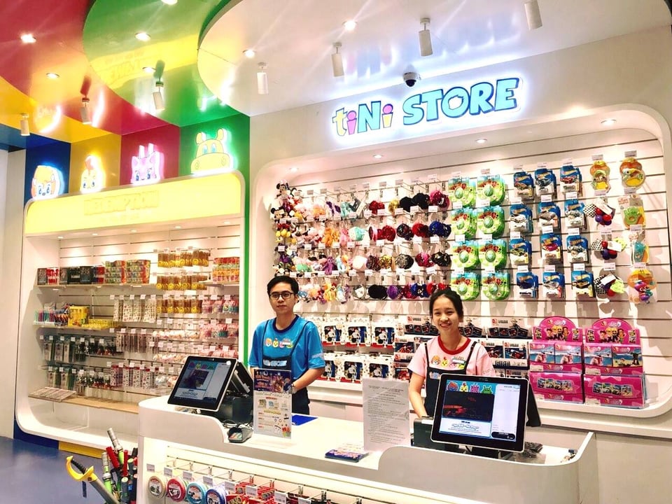 Cửa hàng tiNiStore với vô vàn thương hiệu đồ chơi trẻ em nổi tiếng. Ảnh: tiNiStore