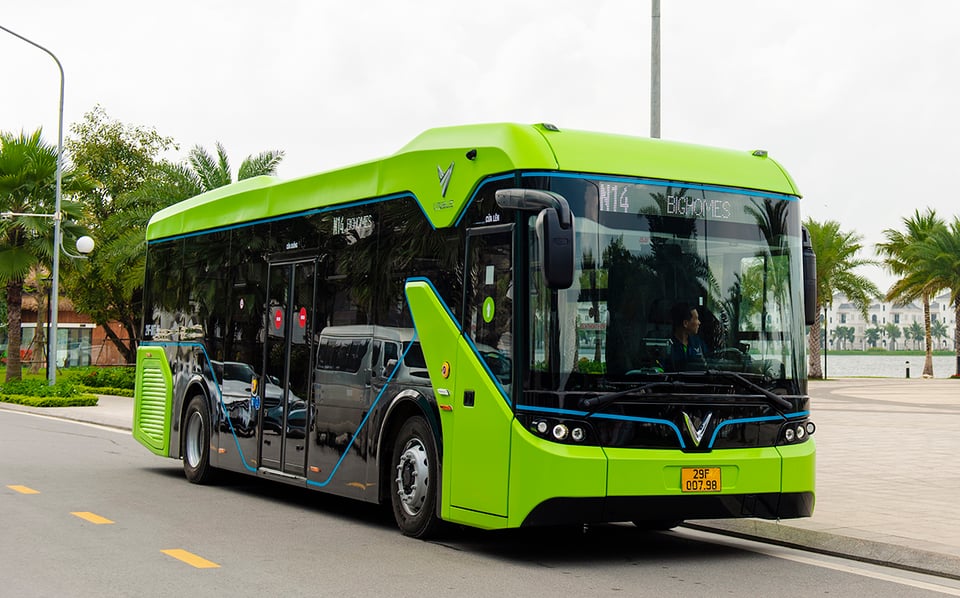 Xe bus điện giúp cư dân dễ dàng di chuyển tới Vinhomes Ocean Park. Ảnh: Vinhomes